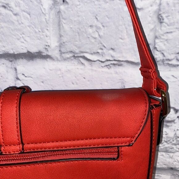 RED purse - Picture 6 of 8